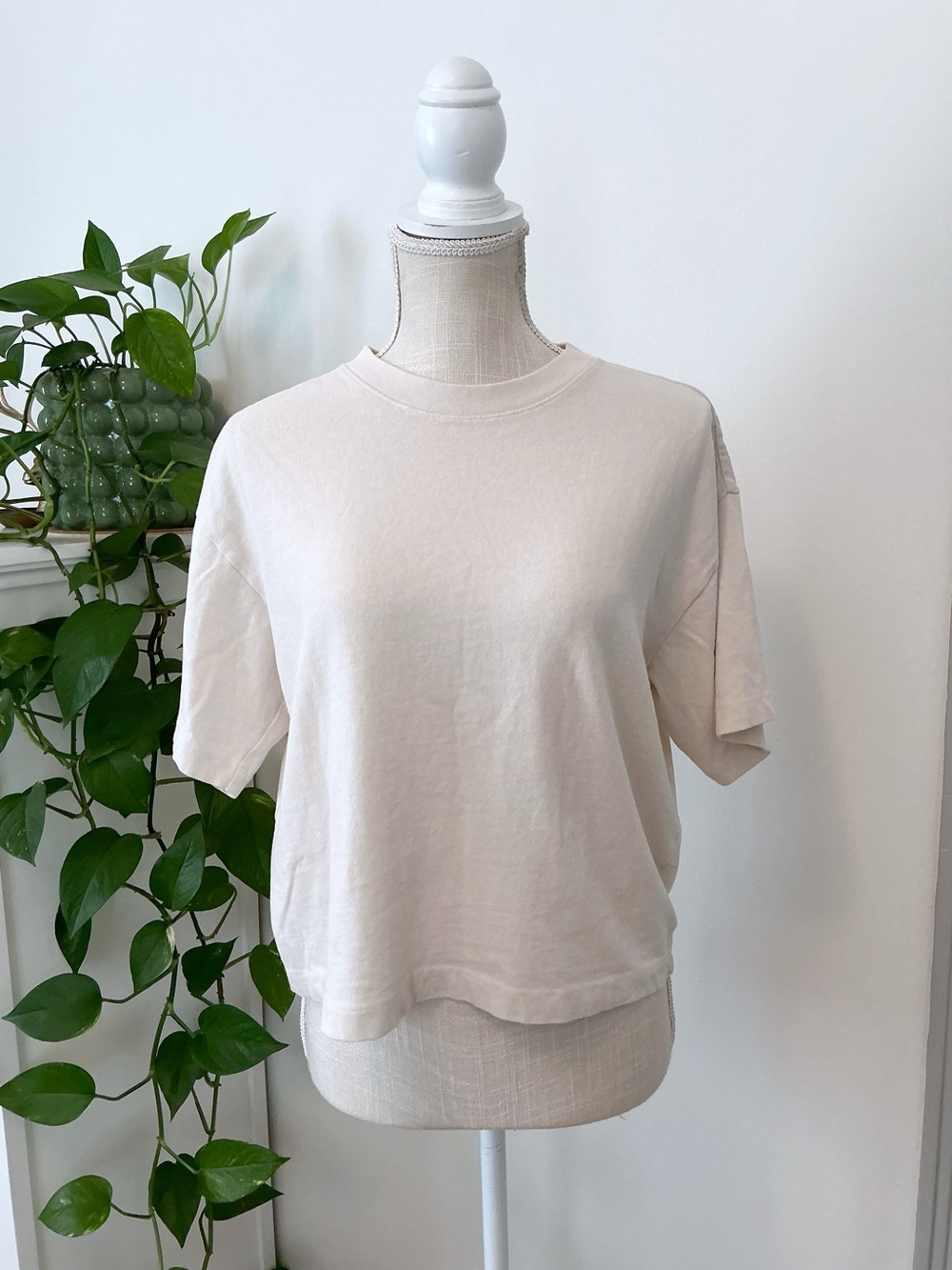 Universal Thread | Cream Cropped Short Sleeve Tee size S